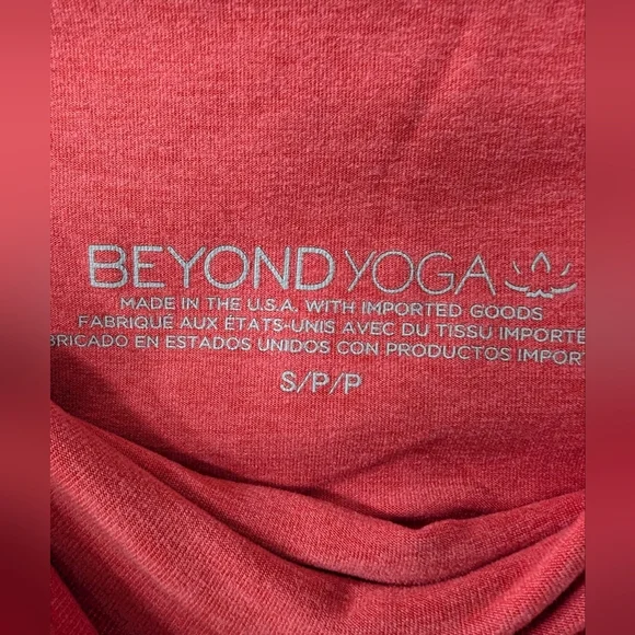 Beyond Yoga Crop Legging - Buttery Soft Space Dye Fabric  - Coral -  Size Small - Picture 5 of 7